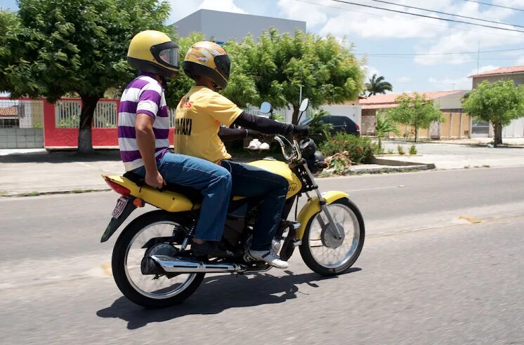 Мотоцикл такси. Мотоэвакуатор логотип. Ei moto taxi песня. Ei moto taxi песня. Tempo em bh.