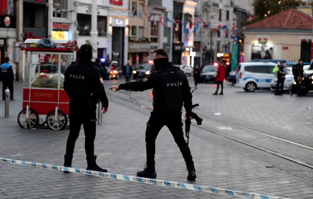 Нападение в стамбуле. Теракт в Стамбуле на улице Истикляль. Взрыв в центре Стамбула 2022.