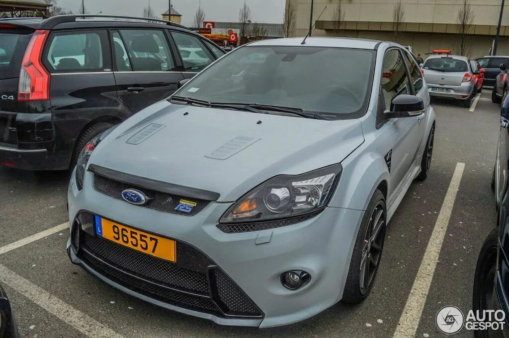 Грей фокус. Focus RS mk1. Ford Focus Grey. Ford Focus RS Grey. Форд фокус 2 серый матовый.