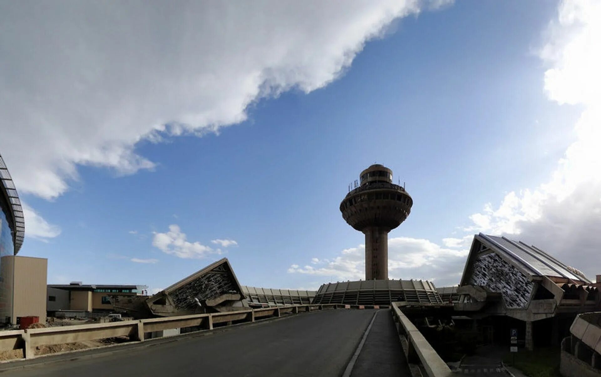 Yerevan zvartnots international airport. Храм звартноц в армении. Yerevan zvartnots international airport. Yerevan zvartnots international airport. Yerevan zvartnots international airport.