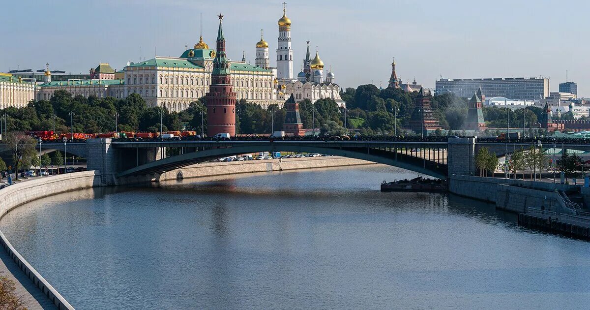 Большой москворецкий мост кремль. Мост в кремле москва. Большой каменный мост в москве. Малый москворецкий мост в москве. Мост в кремле москва.
