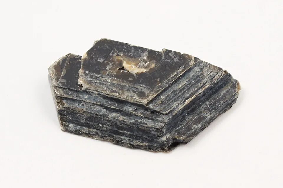 слюда флогопит минерал. слой слюды. флогопит минерал. серицит мусковит. слюда минерал.