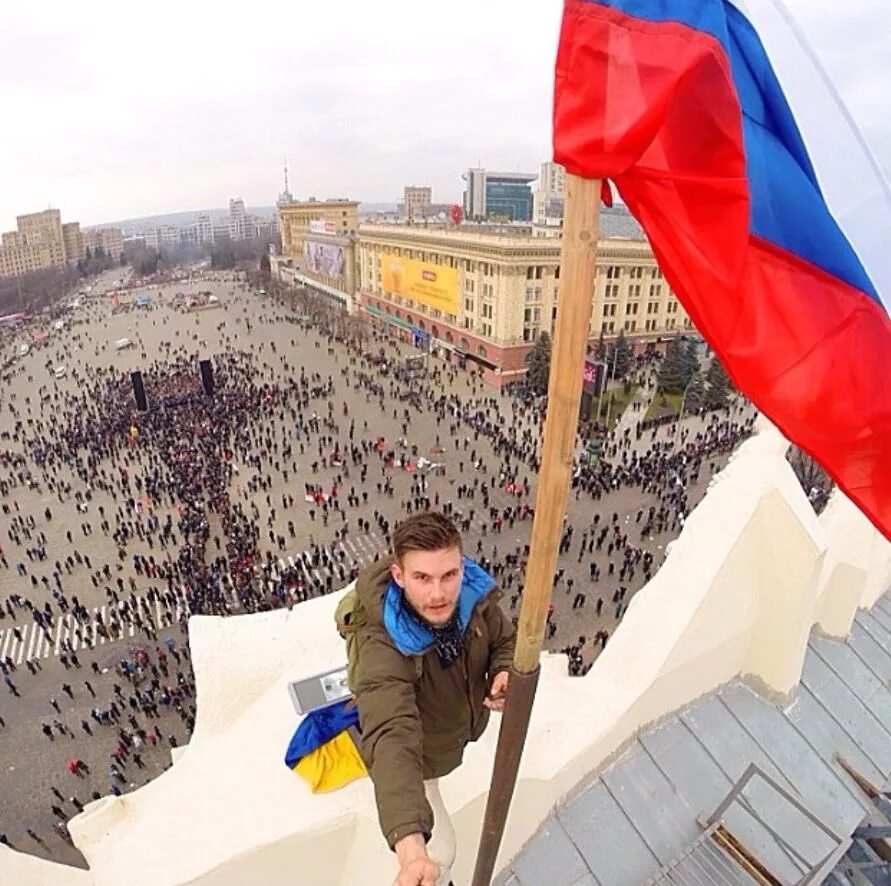 Распад ссср спуск флага. Почему снимают флаг. Спуск флага ссср 1991. Почему снимают флаг. Почему снимают флаг.