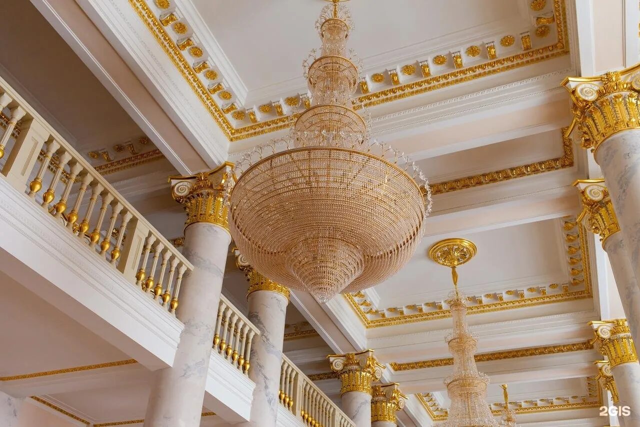 Театр оперы и балета самара куйбышева 1. Театр оперы и балета самара куйбышева 1. Театр на площади куйбышева самара. Бельэтаж в театре оперы и балета самара. Самарский театр оперы и балета.