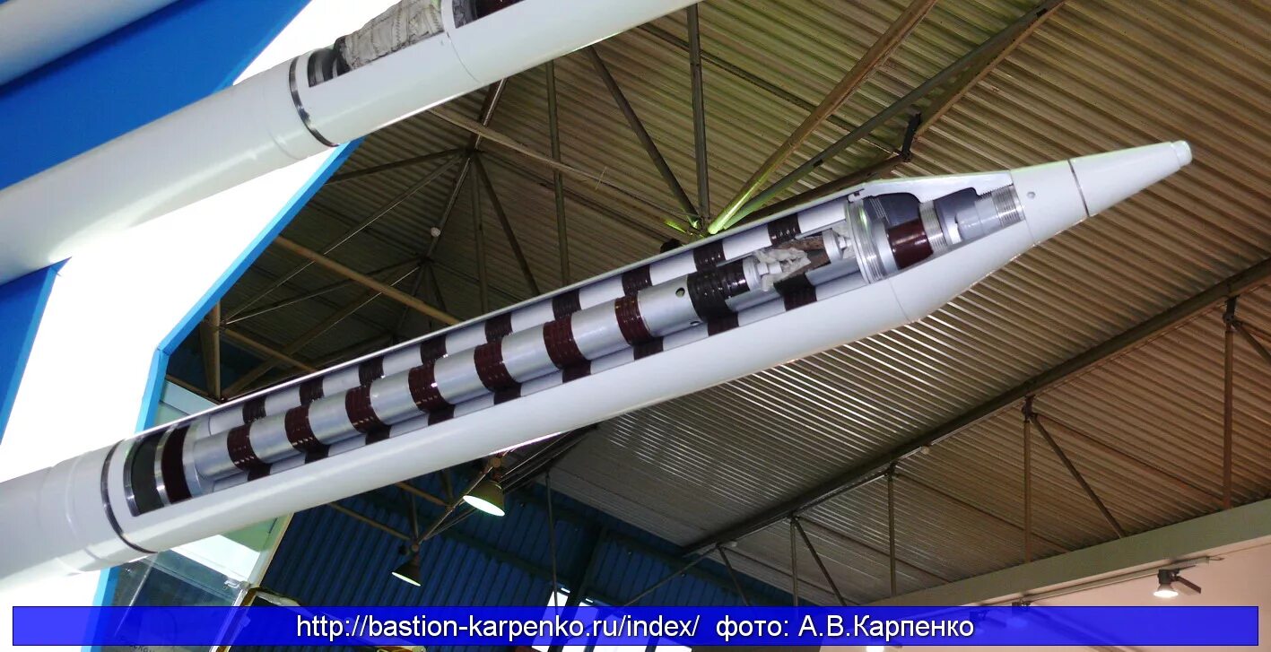 Кассетная ракета в донецке. Немецкая кассетная авиабомба sd-2. Кассетная бч 9м714к. Кассетная ракета атакмс. Разгонный блок с300.