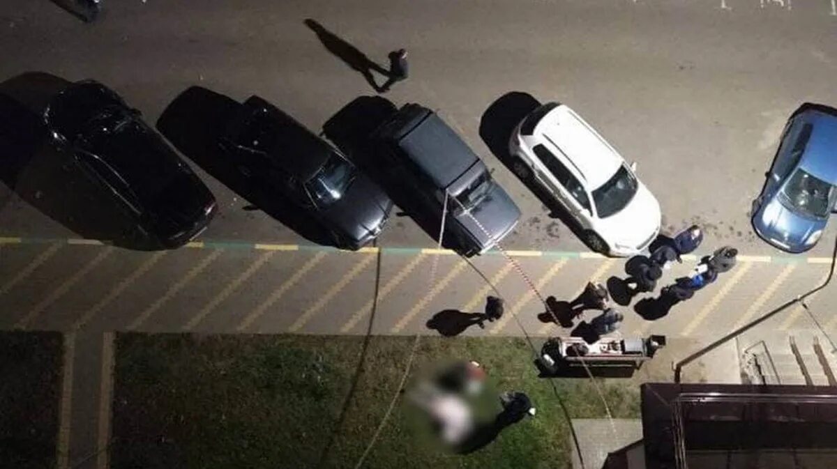 Воронеж выпавший из окна. Девушка выпала из окна воронеж 2025. девушка выпала из окна воронеж сегодня. воронежская улица выпал из окна. девочка выпала из окна воронеж.