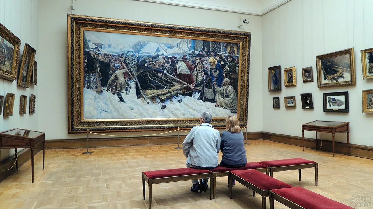 Картины сурикова в третьяковской галерее. Экспозиция третьяковской галереи. Третьяковская галерея искусство. Музей в москве третьяковская галерея. Москва, лаврушинский переулок, 10.