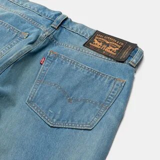 Levis 32 32