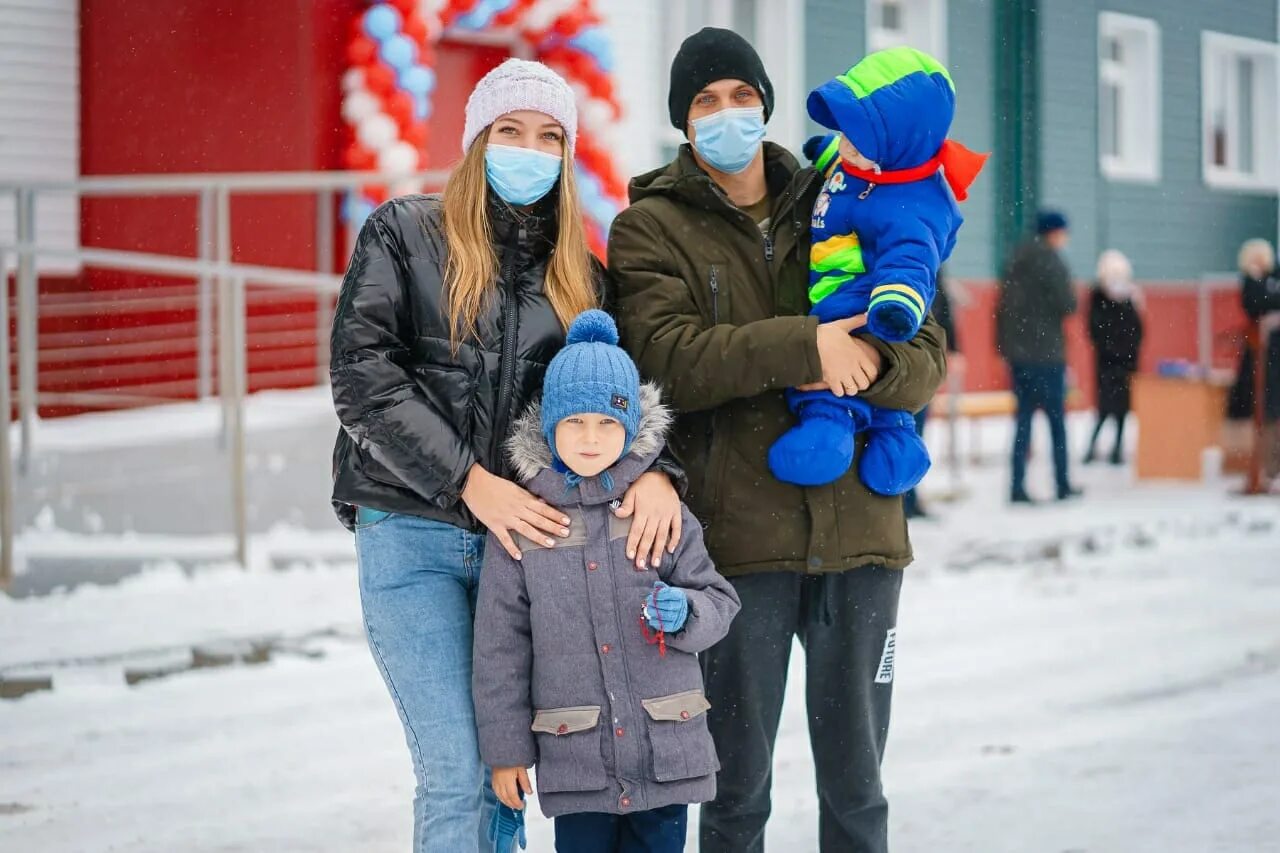 Многодетная семья в кузбассе. Многодетные семьи юрга. юрга семья. семьи кузбасса. дети сироты из юрги.
