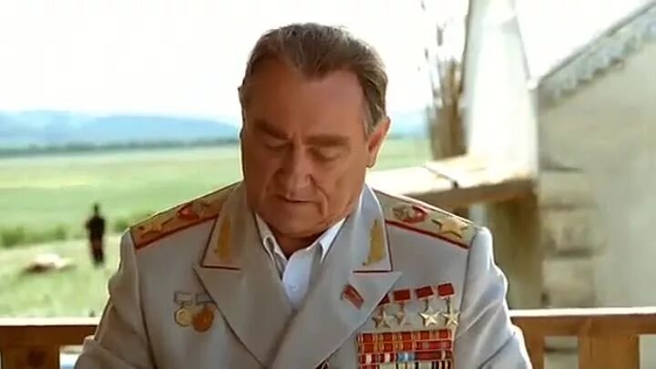 Фильм кеосаяна заяц над бездной. Заяц над бездной фильм 2006. Заяц над бездной фильм 2006. Заяц над бездной брежнев. Заяц над бездной фильм.