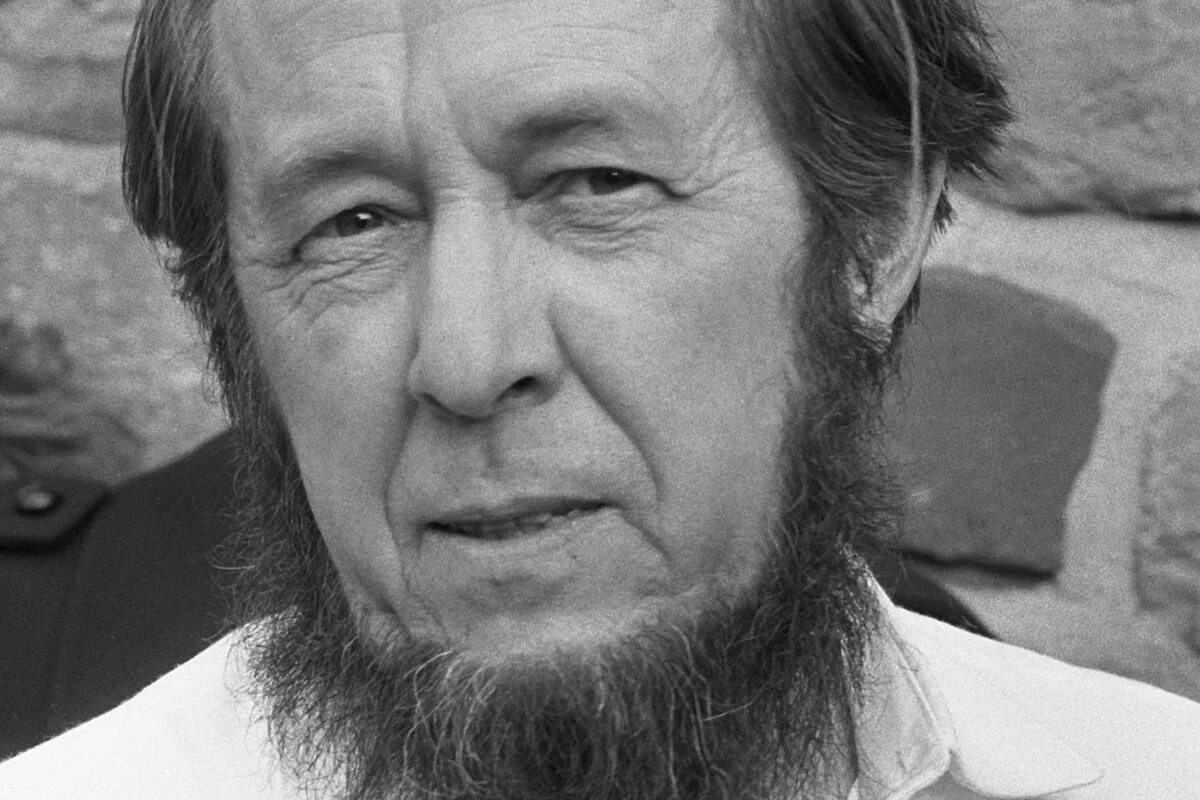 Какой солженицын писатель. Александр исаевич солженицын. солженицын 1962. солженицын 1990. виктор солженицын.