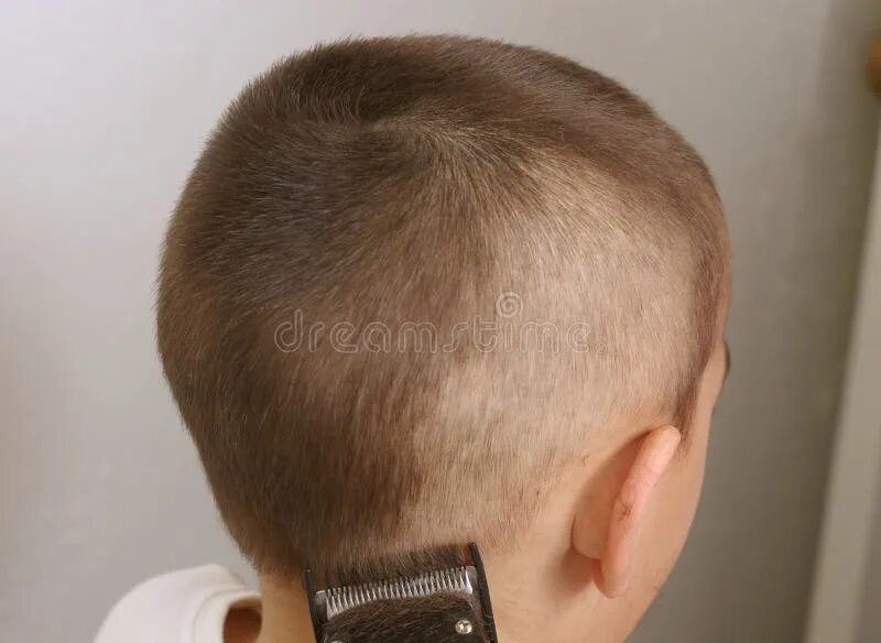 Стрижка фейд милитари. His very cut. His very cut. Стрижка фейд полубокс. Базз фейд стрижка.