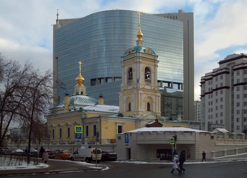 Храм преображения на преображенской площади. Церковь на преображенской площади. храм метро преображенская площадь. преображенский храм москва. преображенский храм в москве на преображенской площади.