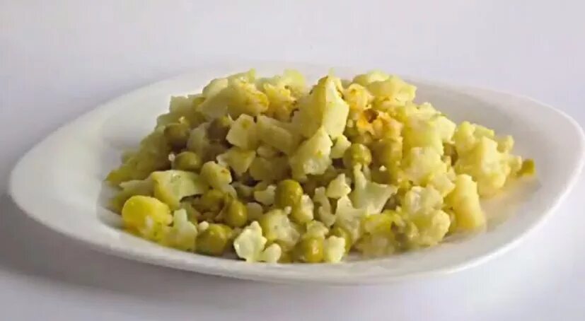 рагу с зеленым горошком. тушеные овощи с горошком. квашеная капуста с горошком. капуста горошек картошка. картошка горох.