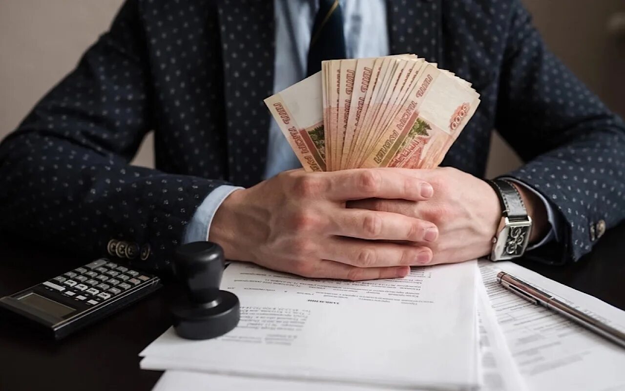 Взыскать утраченный заработок. Страховые выплаты фото. Взыскать утраченный заработок. Неплательщик алиментов. Неуплата налогов.