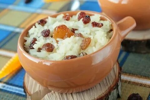 Рисовая каша с изюмом и курагой