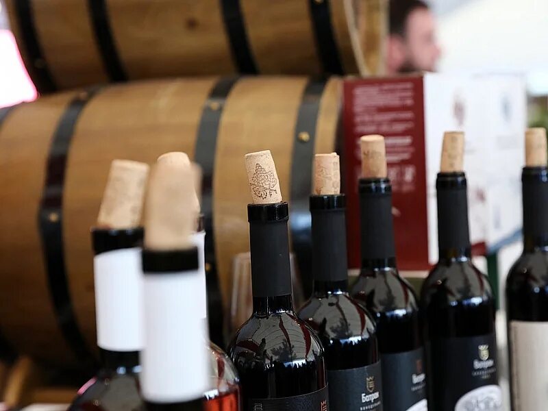 Вино на экспорт. Вино на экспорт. Импортные вина. Вино на экспорт. Экспорт грузинских вин.