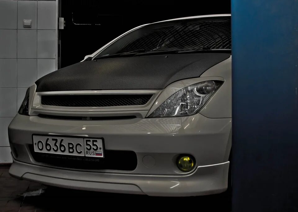 Бампер опа. Туманки на toyota opa. тойота ист дхо. фары тойота опа. бампер с туманками verna.
