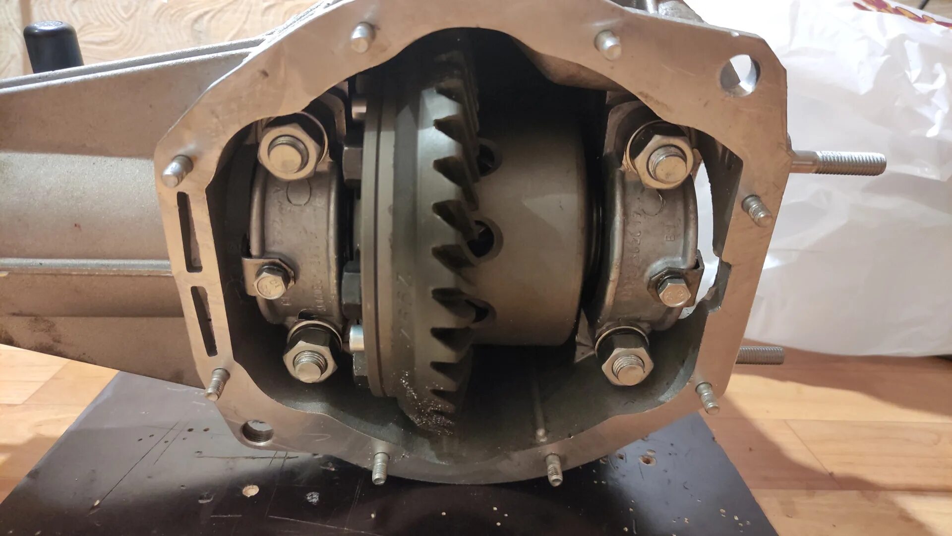 Редуктор заднего моста нива 21214. Редуктор волга 31105. Самоблок волга 3110. Задний редуктор корвет с3. Редуктор самоблок бмв е34.