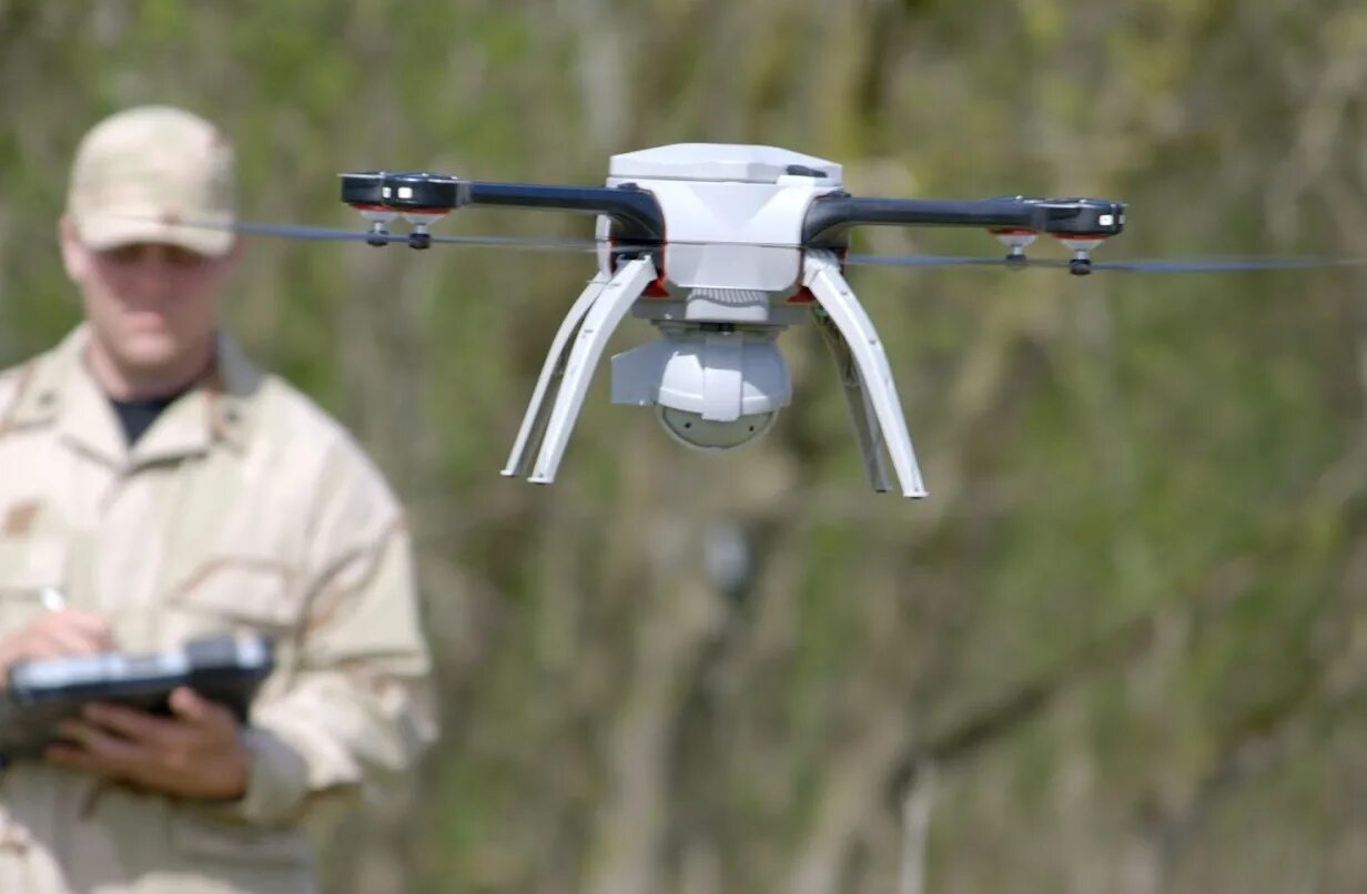 Что такое дроны на войне. Skyranger БПЛА. Sky Ranger беспилотник. Привязной БПЛА. Пилот БПЛА.