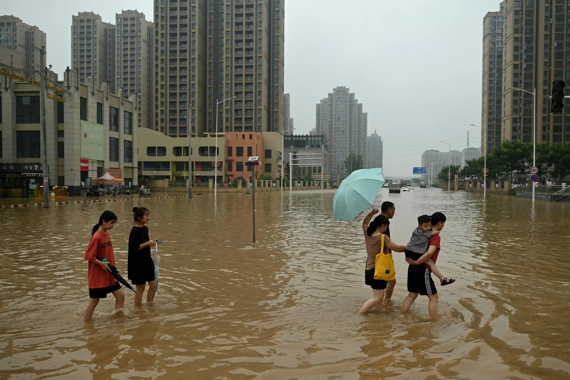 Наводнение в Китае 2021. Наводнение на японском острове 2017. Погода в Китае. Погода в Китае сейчас. Ветер в китае