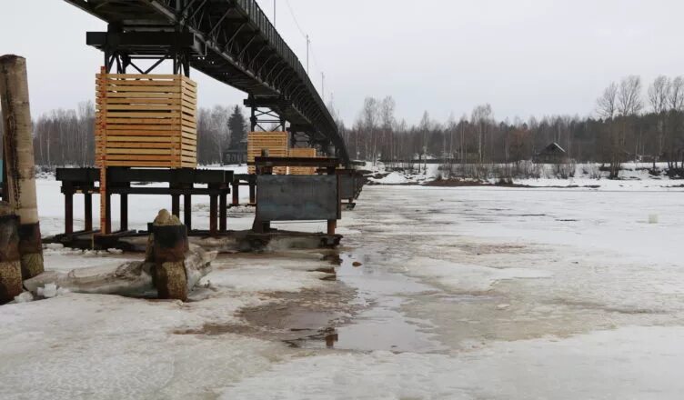 Уровень воды в реке унжа в макарьеве. Мост в Горчухе Костромской области. Посёлок Горчуха Костромская область. Река Унжа Горчуха. Горчуха Макарьевский район Костромской мост.