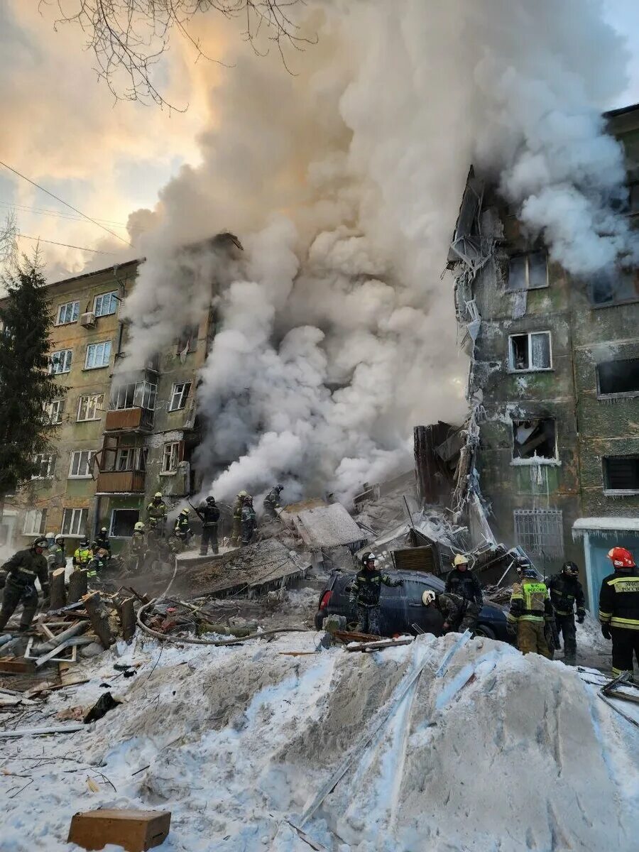 Новосибирское землетрясение. Взрыв газа в Новосибирске. В Новосибирске взорвался дом.