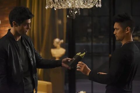 Alec magnus