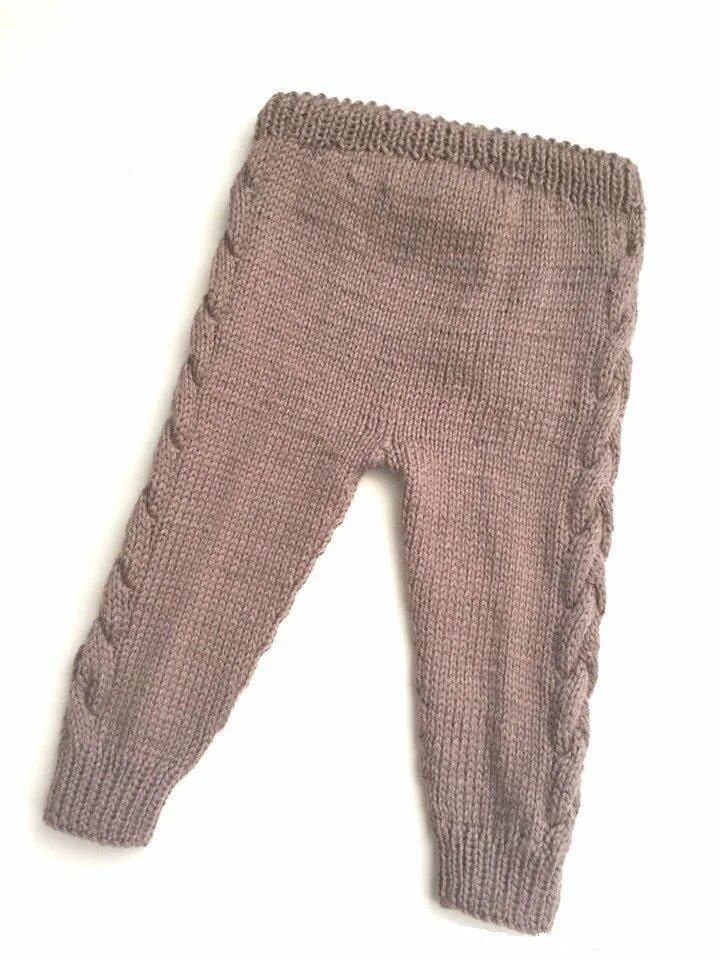 вязаные штаны для новорожденных. вязаные штаны для девочки 2 лет. детские штаны крючком. вязаные штанишки для девочки спицами на 2 года выкройка. вязаные брюки для девочки.