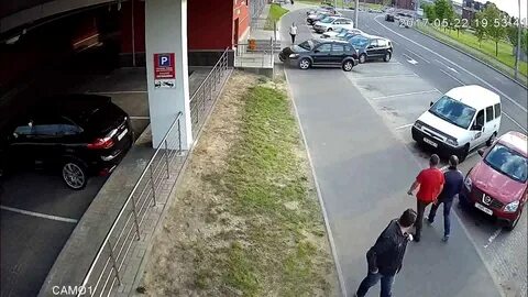 Перепутаю педали пешехода задавлю кто поет