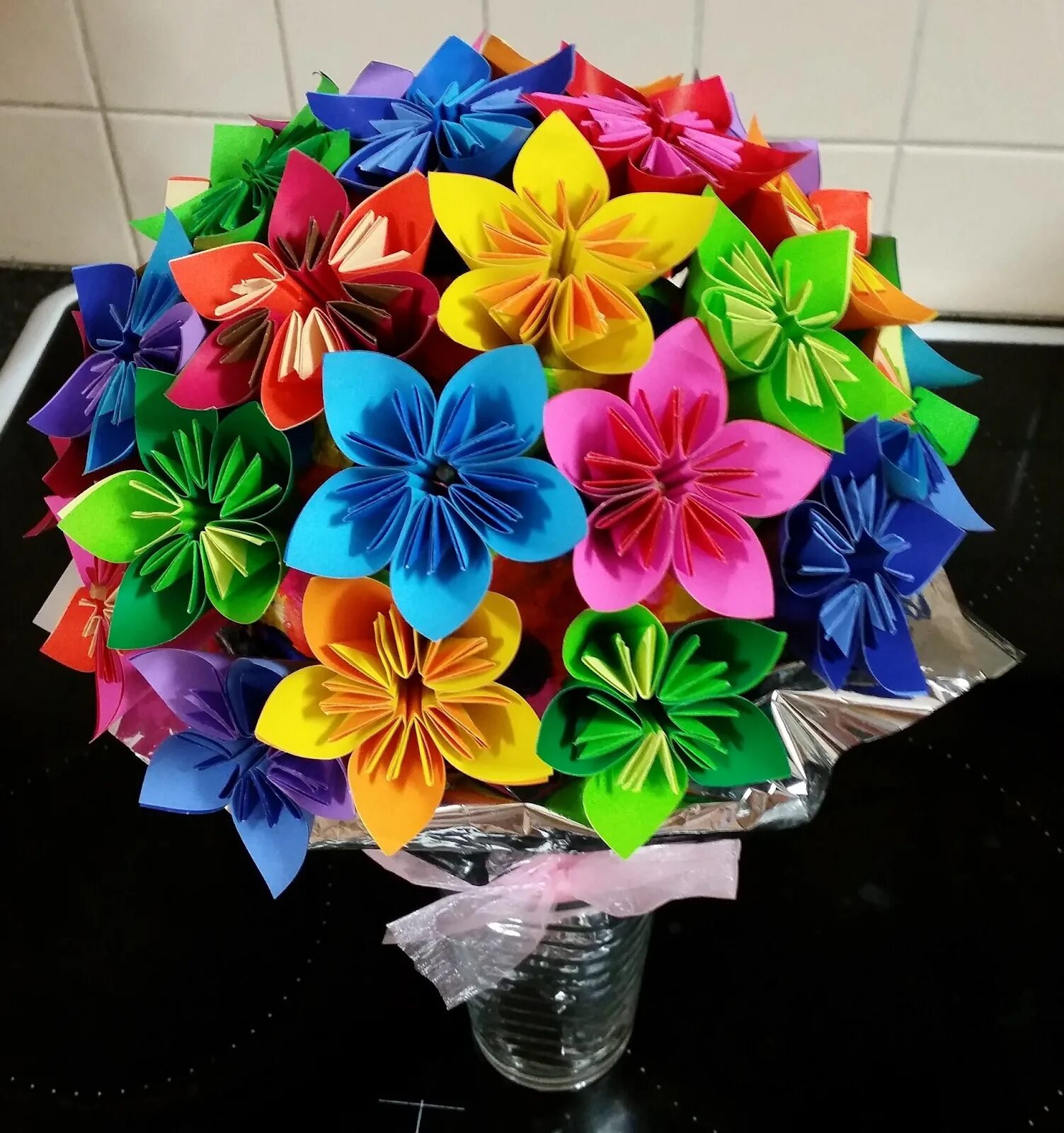 Поделки из бумаги фото. Санбук Смит цветы оригами. Поделка цветы. Букет из бумаги. Поделка из бу Аги цветы.