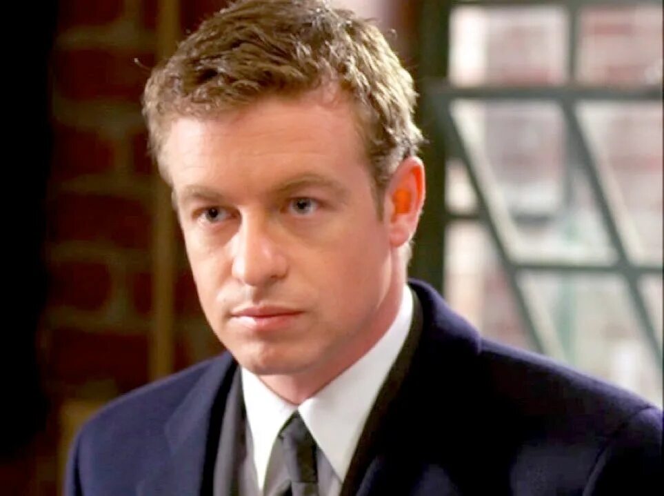 защитник сериал 2001–2004 актёры. защитник сериал 2001–2004. саймон бейкер защитник. саймон бейкер 2001. саймон бейкер защитник.