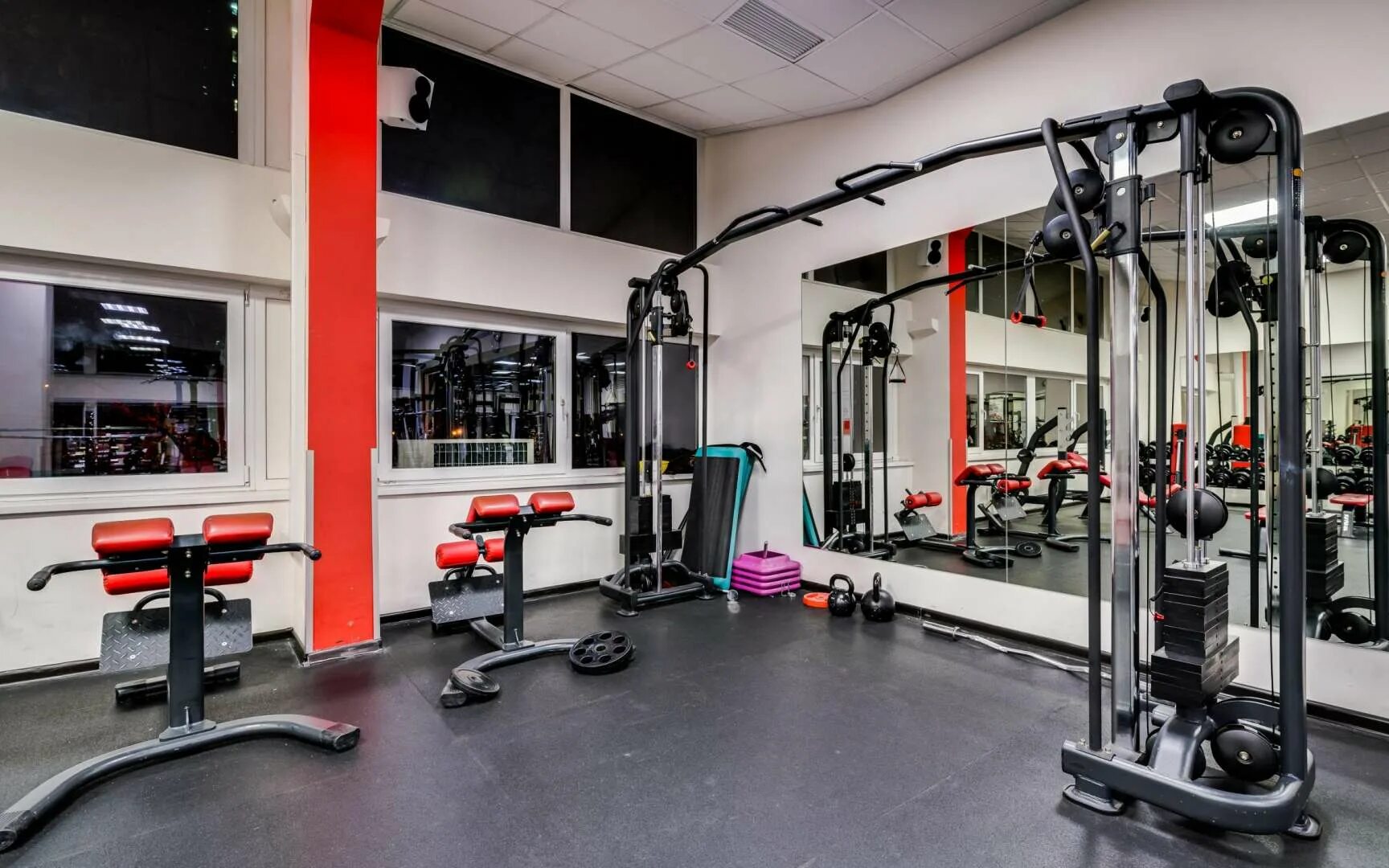 Тренажерный зал симферополь. Спортзал куйбышев. Спортзал neo симферополь. Спортзал куйбышева. Тренажерный зал симферополь кечкеметская.