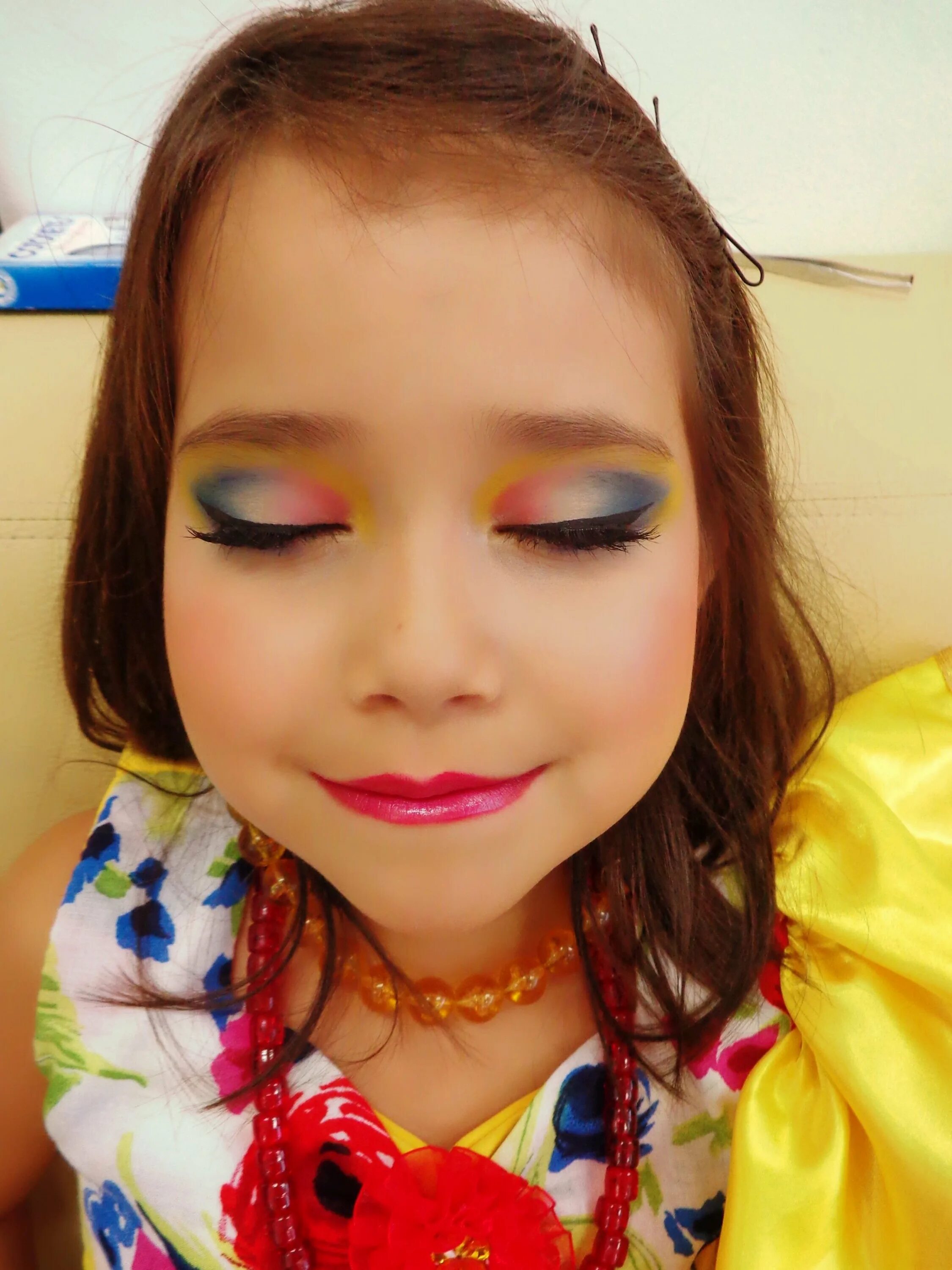 Birthday make up. Макияж для детей. Красивый детский макияж. Макияж для девочек. Красивый макияж для детей.