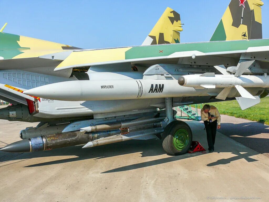 Р-60м ракета воздух-воздух. Ракета р 27эр. Р-27 авиационная ракета. Самолетная ракета. Воздушно гидравлическая ракета.
