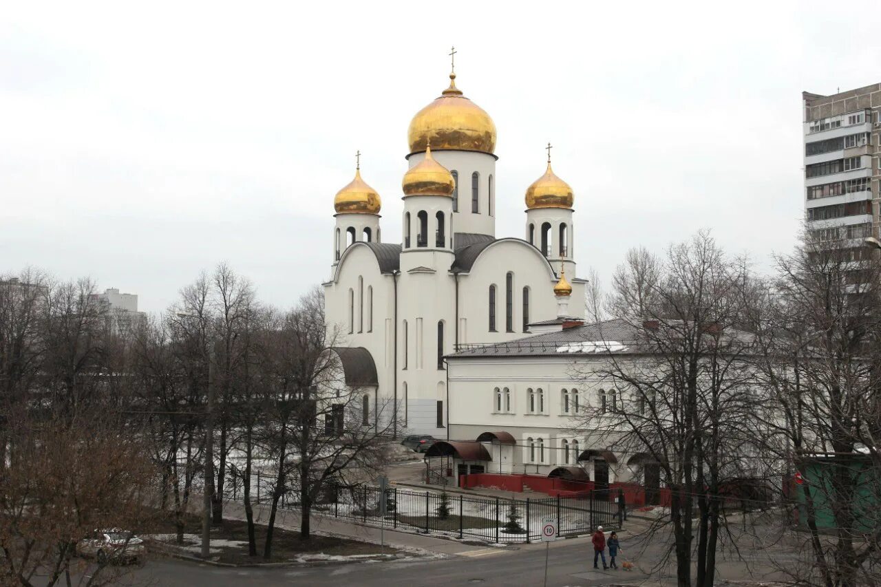 Храм введения богородицы в новогиреево. Введенский храм в вешняках. Храм введения во храм пресвятой богородицы. Кетчерская. Улица.