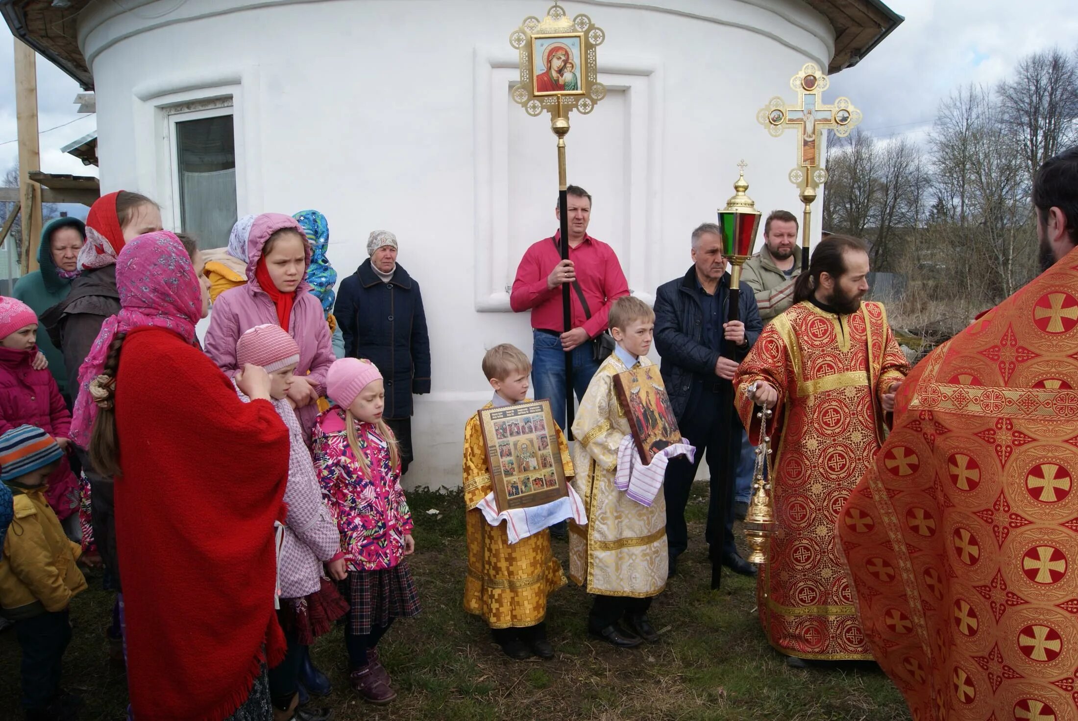 Служба в никольском храме. Служба в никольском храме. Епископ фома совершил литургию в ильинской церкви сергиева посада. Митрополит ювеналий рогожское кладбище. Храм бужаниново.