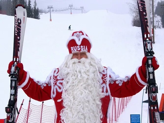 Новый год спортсмена. Спортивный новый год. Дед Мороз на лыжах. Спортивный дед Мороз. Дед Мороз на горных лыжах.