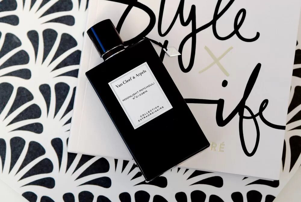 Ван Клиф пачули Парфюм. Van Cleef and Arpels духи Moonlight Patchouli. Van Cleef Moonlight Patchouli. Ван Клиф Мунлайт пачули. Bois d amande