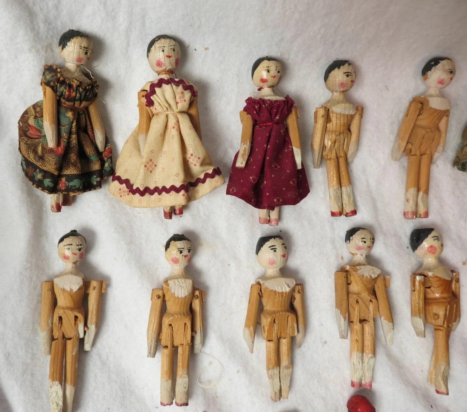 Деревянные куклы купить. Куколки скелетцы. Деревянная кукла. Художественная кукла деревянная. Старинные деревянные куклы.