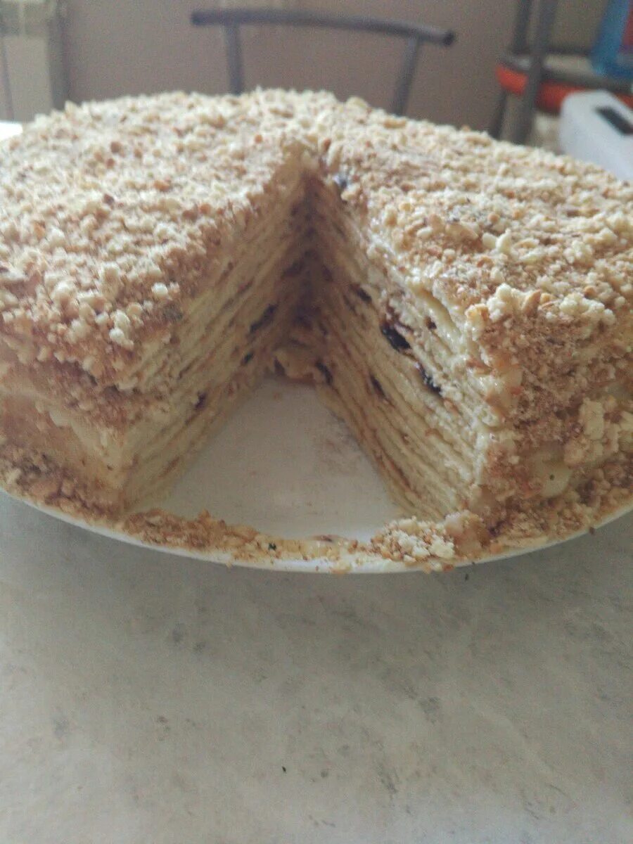 торт наполеон на сковородке с заварным кремом. наполеон на сковороде. торт наполеон в домашних. торт наполеон на сковороде. торт на сковороде.