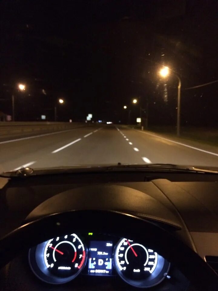 Ночные покатушки на Фольксваген поло за 200 км. Дорога ночью из машины. Машина на ночной дороге. В дороге за рулем автомобиля