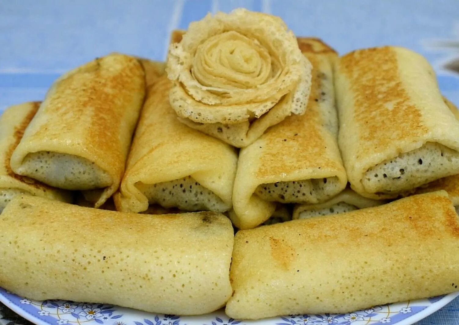 вкусный рецепт блинчиков с ливером. фаршированные блины с ливером. вкусный рецепт блинчиков с ливером. ливер начинка для блинчиков. ливер для блинов.