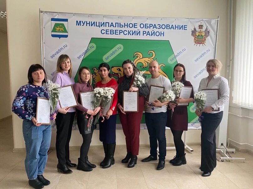 Родительская доблесть томск. Северская семейная. Семья ахматовых. Родительская доблесть томск. Мнмья которые были награждены орденом родительской славы.