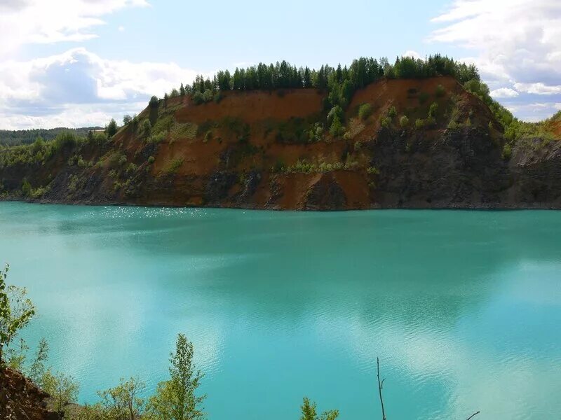 Александровские озера пермский край. Всеволодо-вильва голубое озеро. Город александровск пермский край голубое озеро. Карьер-известняк пермский край александровск. Голубые озёра александровск пермский край.