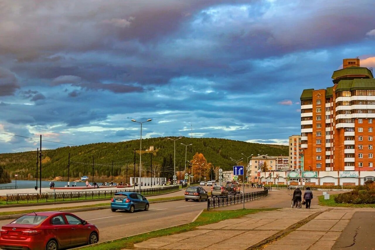 Работа в красноярском крае зеленогорска. Красноярск-45 Зеленогорск. Город Зеленогорск Красноярский край. Город Зеленогорск Красноярский край горы. Зеленогорск Красноярский край набережная.