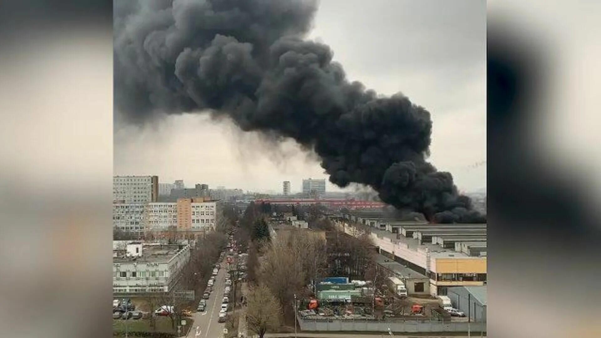 Чс в кунцево пожар. Пожар в кунцево сегодня. Кунцево плаза пожар. Двм в кунцево пожар на складе. Происшествия в москве сегодня пожар.