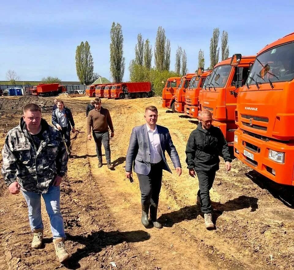 Белгород вывозят детей. Полигон Запад Белгородская область. Директор школы поселок Демидово. Рекультивация передача под самозарастание.