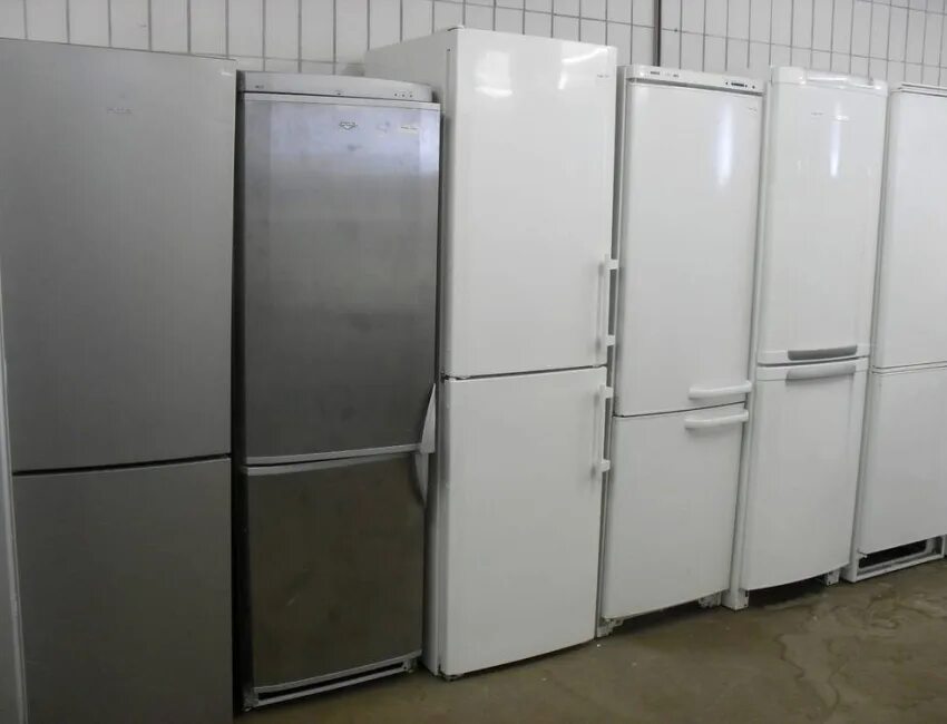 Бытовые холодильники и морозильники. Много холодильников б/у. Первый холодильник в мире. Продажа холодильников б/у. Б у холодильники объявления