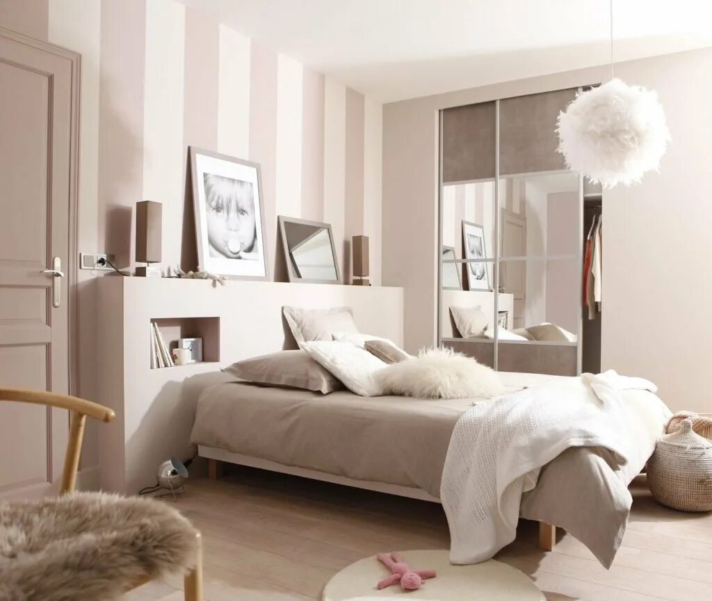 Taupe color